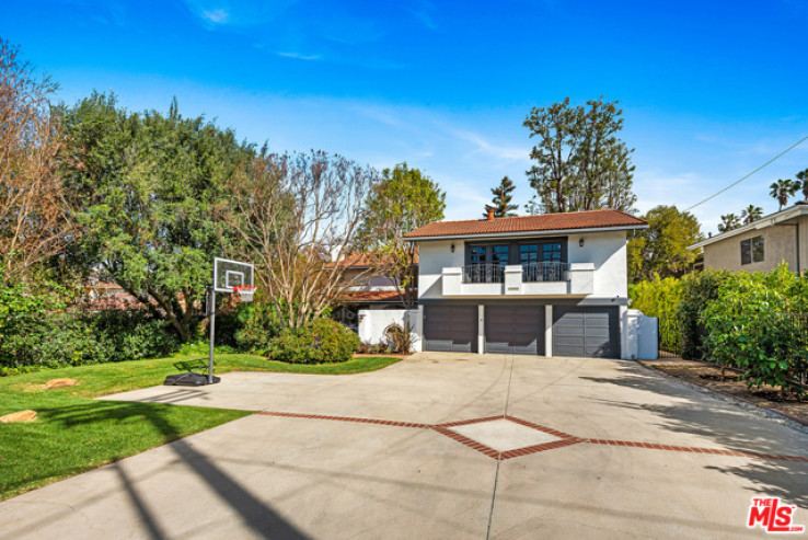 5 Bed Home for Sale in Encino, California