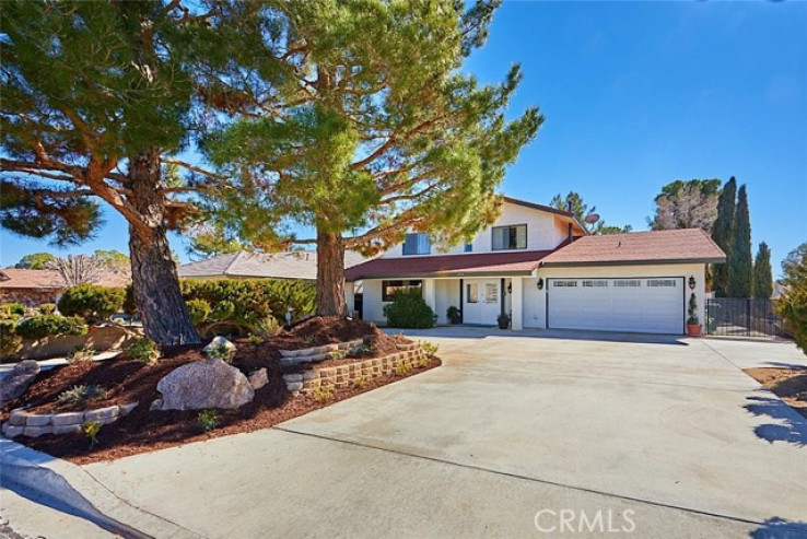 Residential Home in Helendale