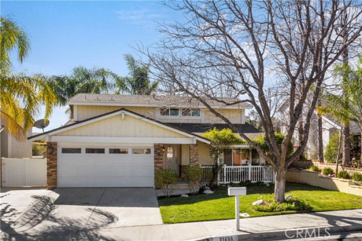 4 Bed Home for Sale in Saugus, California