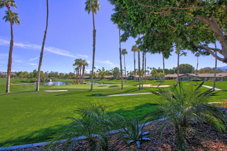 Residential Home in East Palm Desert