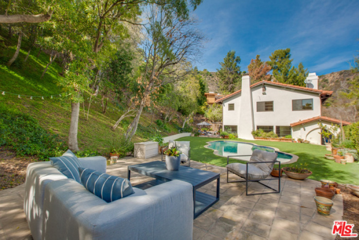 Residential Home in Bel Air - Holmby Hills