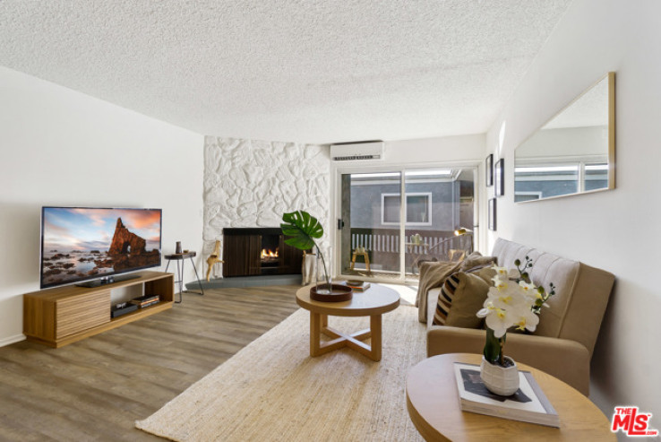 1 Bed Home for Sale in Playa del Rey, California