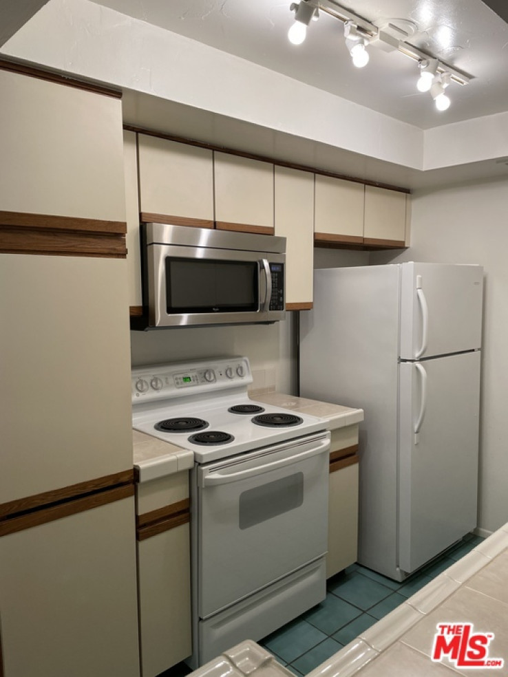 1 Bed Home for Sale in West Hollywood, California