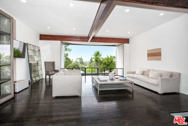 3 Bed Home for Sale in Sherman Oaks, California