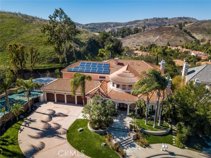 6 Bed Home for Sale in Calabasas, California