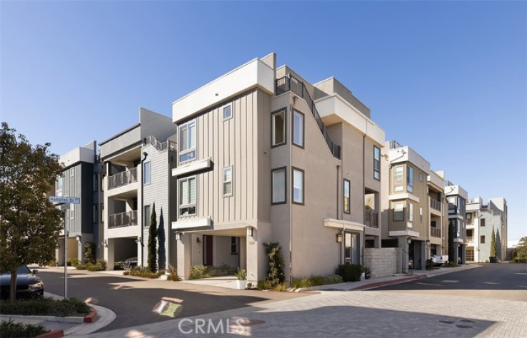 4 Bed Home for Sale in Costa Mesa, California