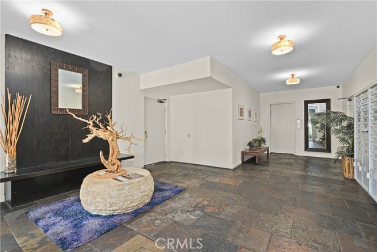 1 Bed Home for Sale in Los Angeles, California