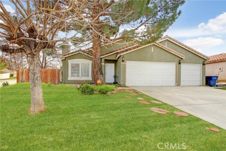 3 Bed Home for Sale in Palmdale, California