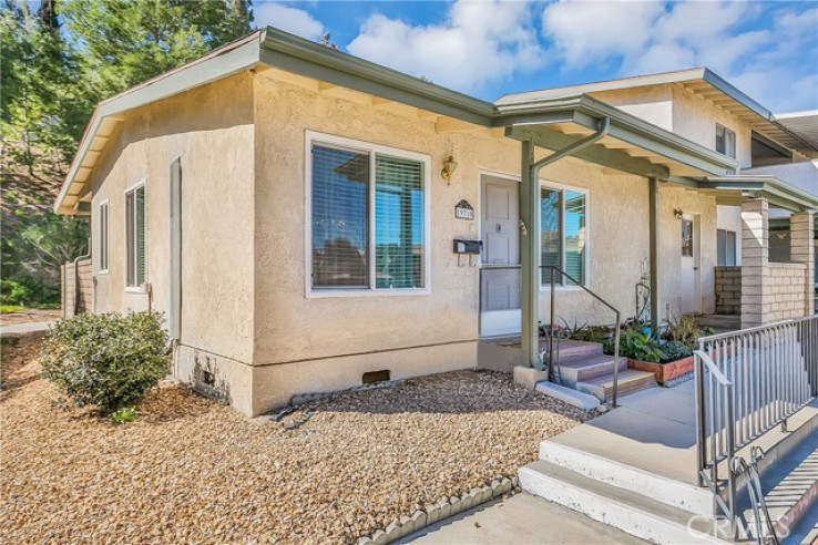 2 Bed Home for Sale in Newhall, California