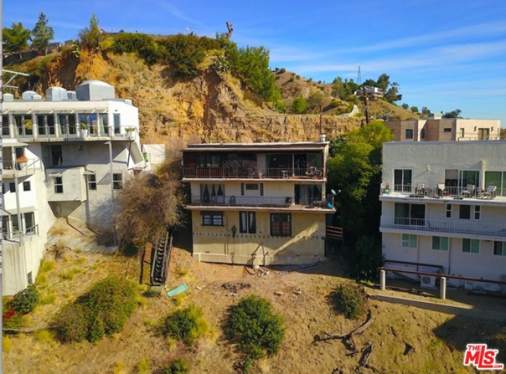 Residential Home in Sunset Strip - Hollywood Hills West