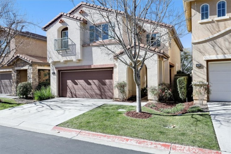 4 Bed Home for Sale in Canyon Country, California