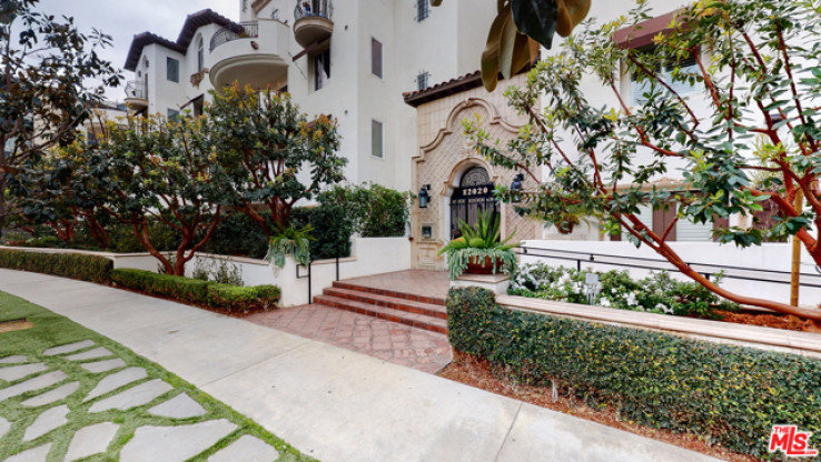 3 Bed Home for Sale in Studio City, California