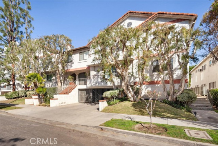 2 Bed Home for Sale in Studio City, California