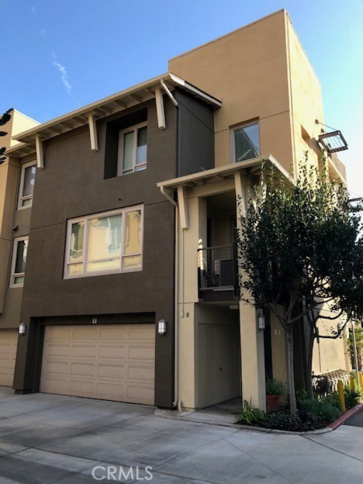2 Bed Home for Sale in Hawthorne, California