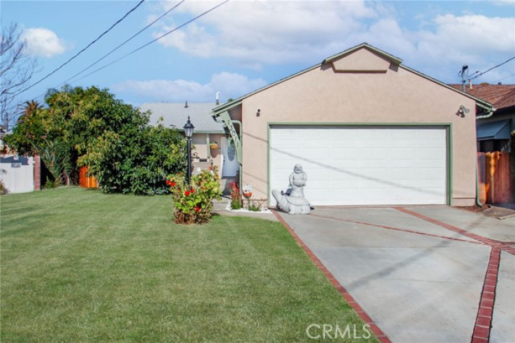 4 Bed Home for Sale in Valley Glen, California