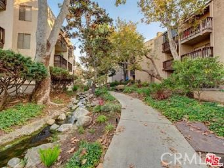 2 Bed Home for Sale in Culver City, California
