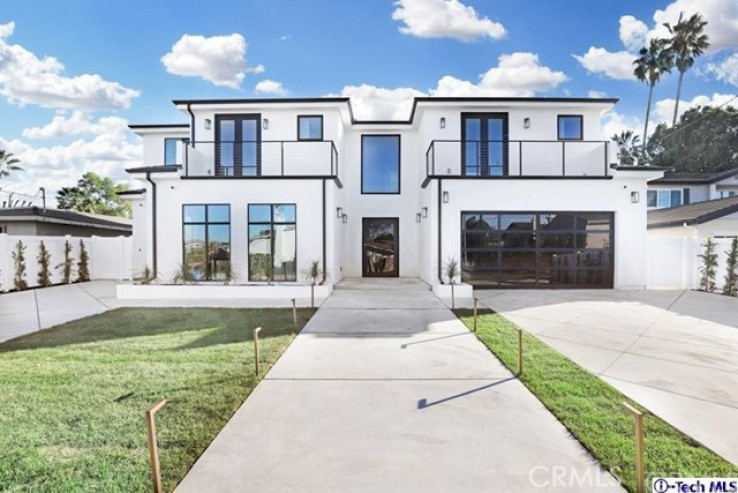 7 Bed Home for Sale in Encino, California
