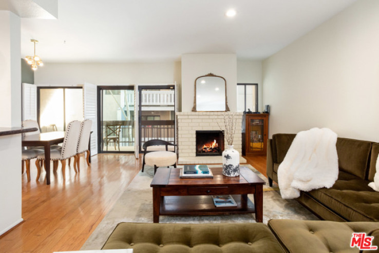 Residential Home in Playa Del Rey