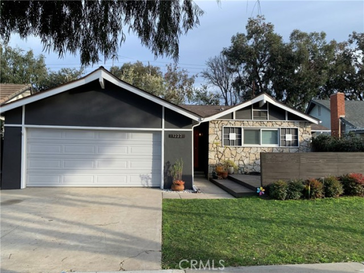 4 Bed Home for Sale in Costa Mesa, California