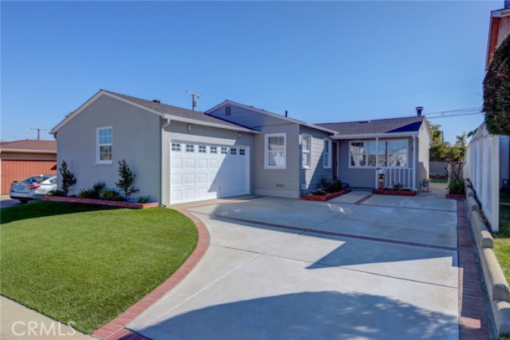 3 Bed Home for Sale in Hawthorne, California