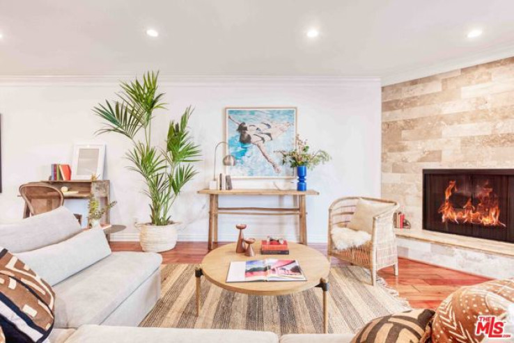 Residential Home in Bel Air - Holmby Hills