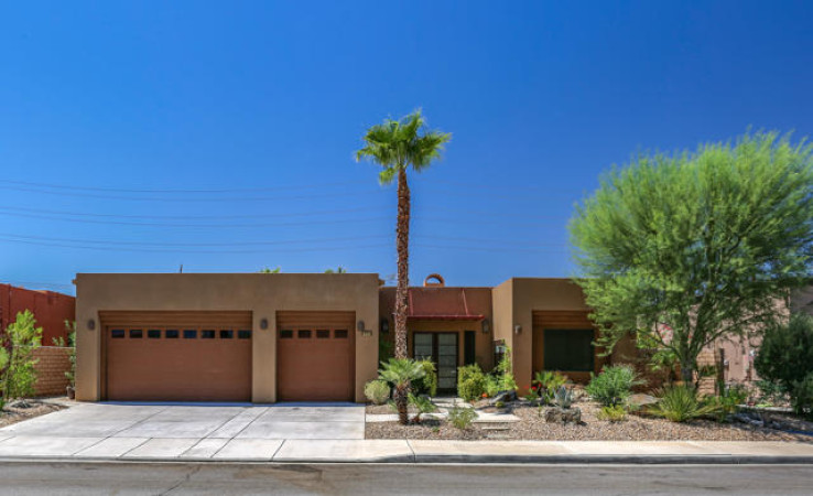 Residential Home in North Palm Desert