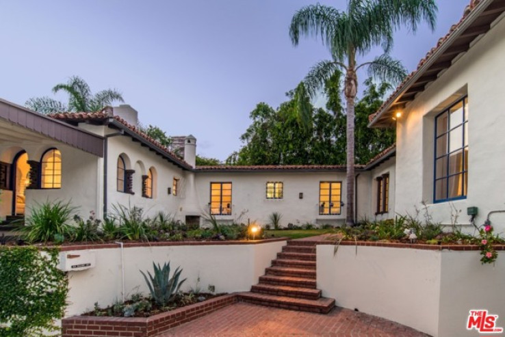 5 Bed Home for Sale in Los Angeles, California