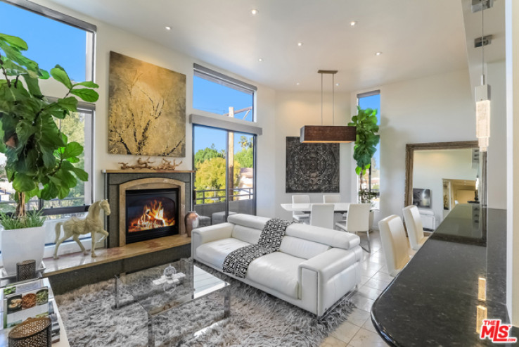 2 Bed Home for Sale in Sherman Oaks, California