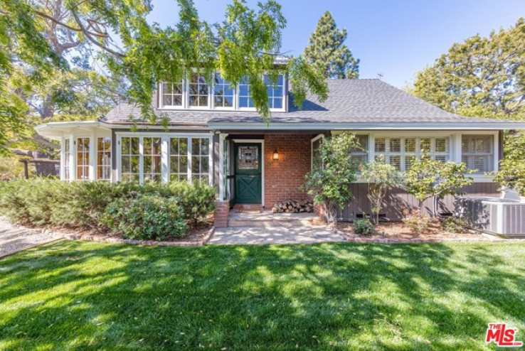 2 Bed Home for Sale in Los Angeles, California