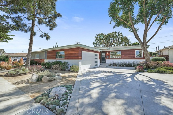 3 Bed Home for Sale in Hawthorne, California