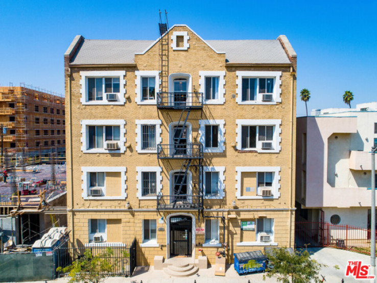 Residential Income in Mid-Wilshire