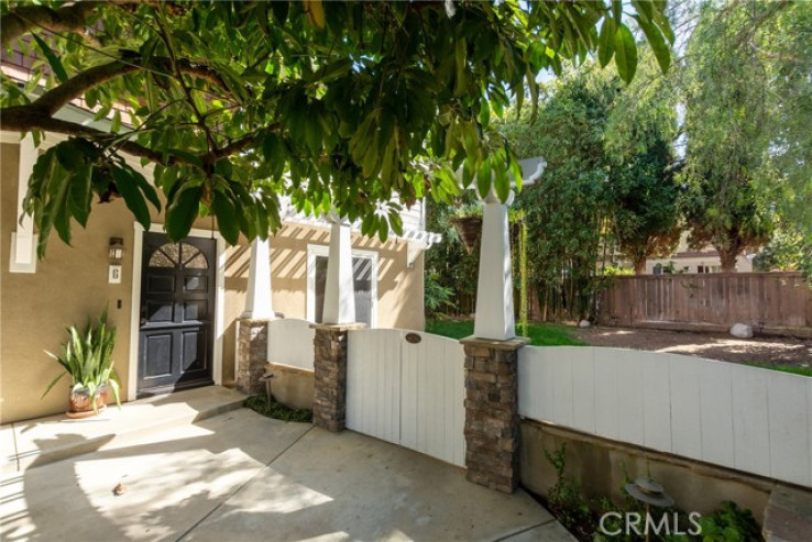 Residential Home in East Costa Mesa