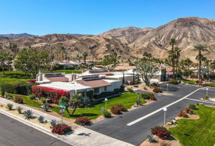 Residential Home in South Palm Desert