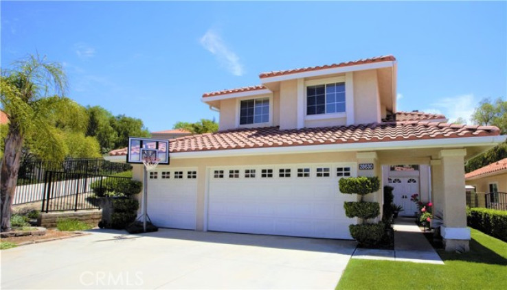 5 Bed Home for Sale in Saugus, California