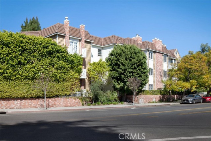 Residential Home in Toluca Lake