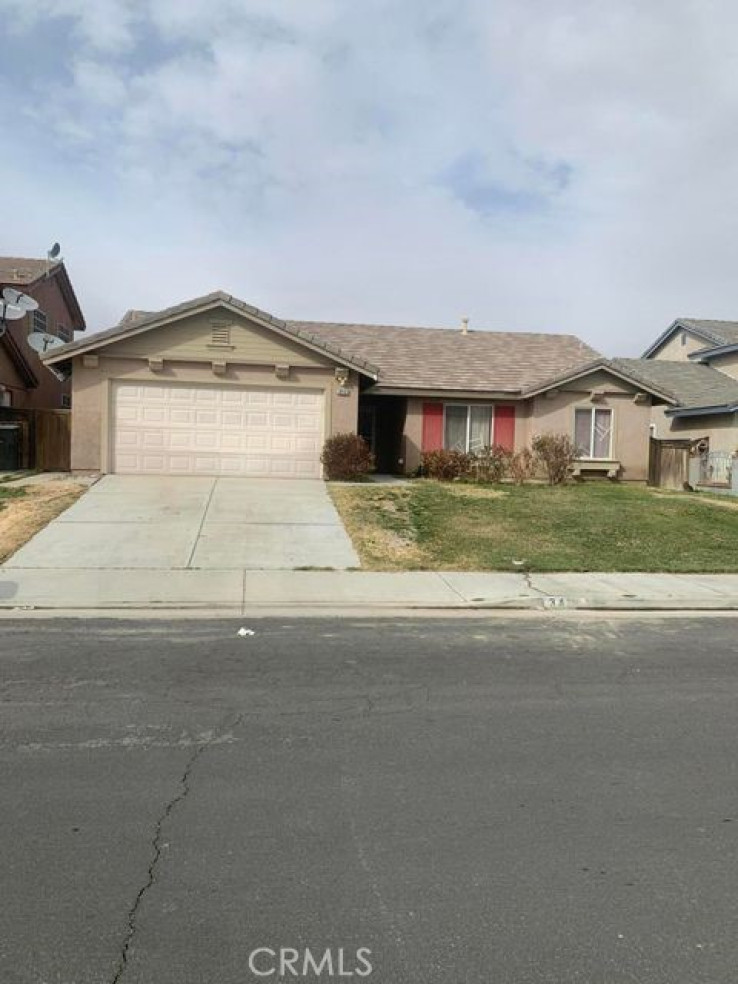 Residential Home in Rosamond