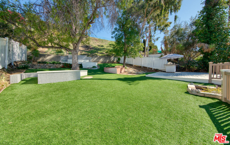 3 Bed Home for Sale in Sun Valley, California
