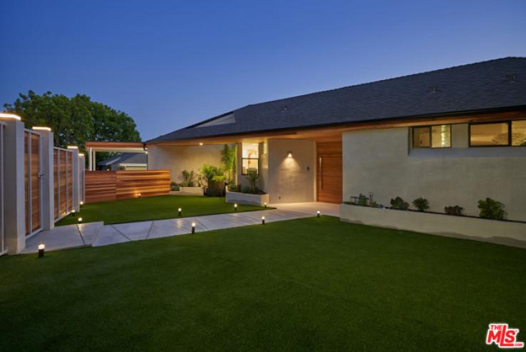 3 Bed Home for Sale in Los Angeles, California