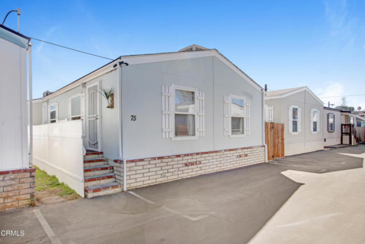 2 Bed Home for Sale in Van Nuys, California