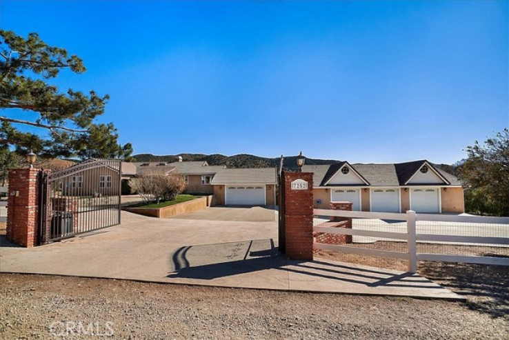 4 Bed Home for Sale in Agua Dulce, California