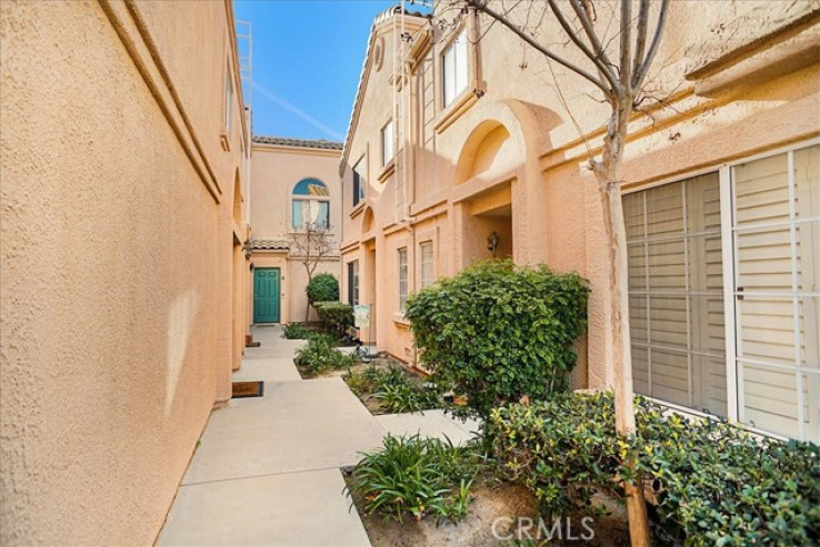 2 Bed Home for Sale in Newhall, California