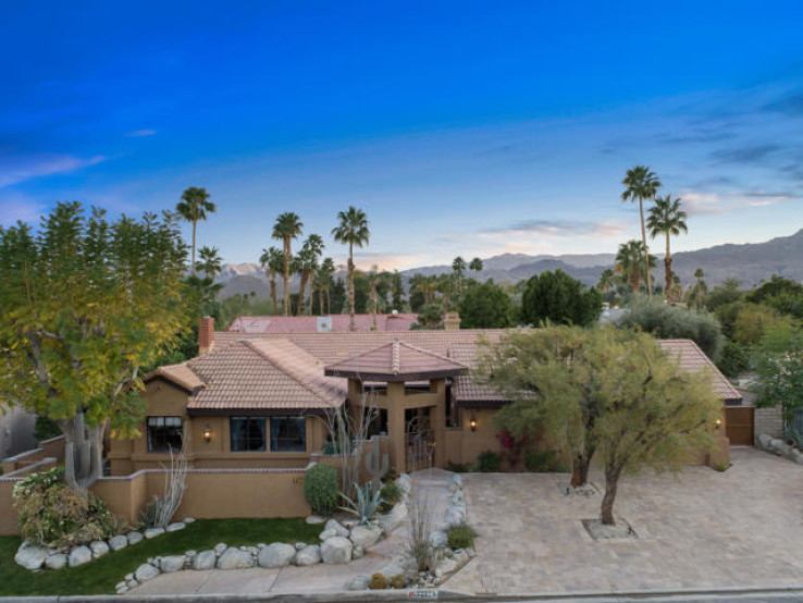 Residential Home in South Palm Desert