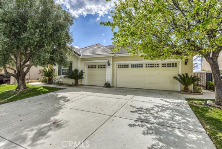 4 Bed Home for Sale in Castaic, California