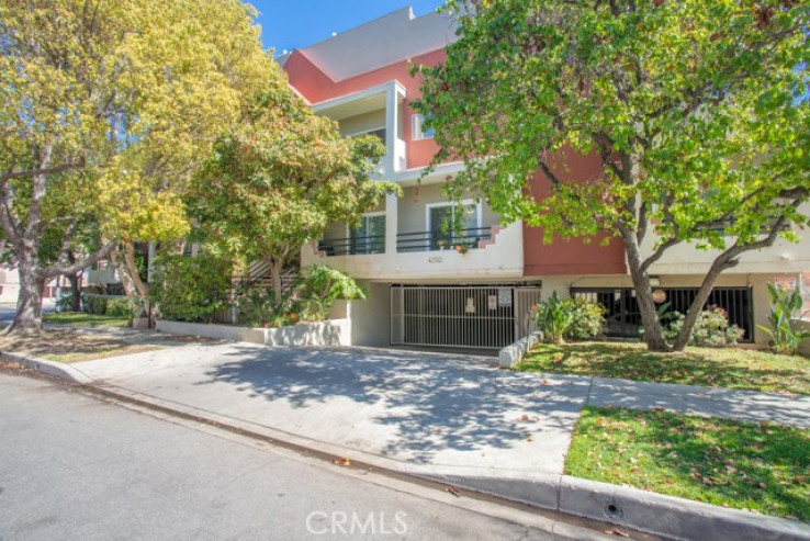 2 Bed Home for Sale in Sherman Oaks, California