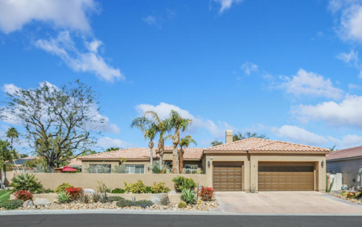 Residential Home in East Palm Desert
