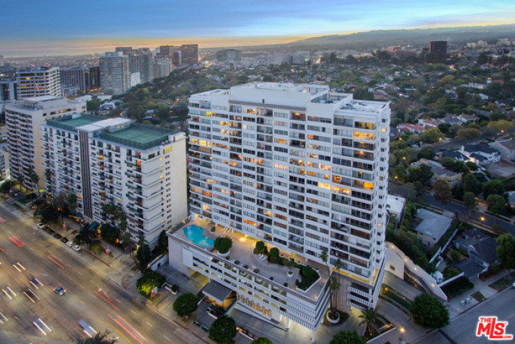 1 Bed Home for Sale in Los Angeles, California