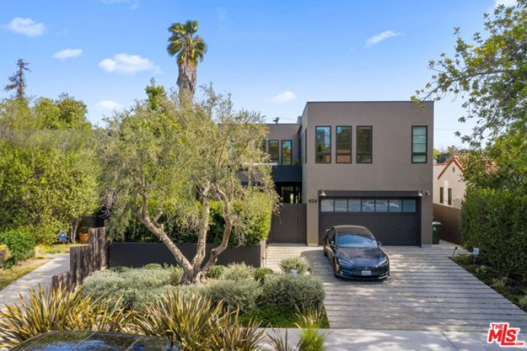 5 Bed Home for Sale in Los Angeles, California