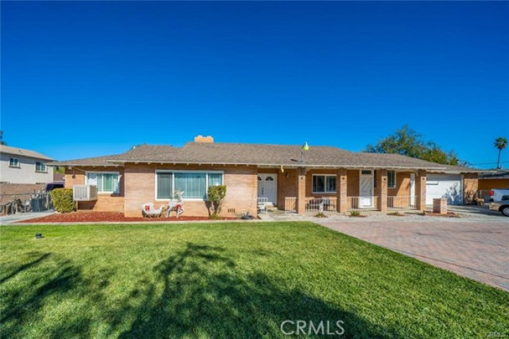 5 Bed Home for Sale in Bloomington, California