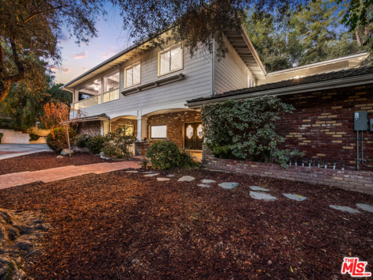 Residential Home in Hidden Hills