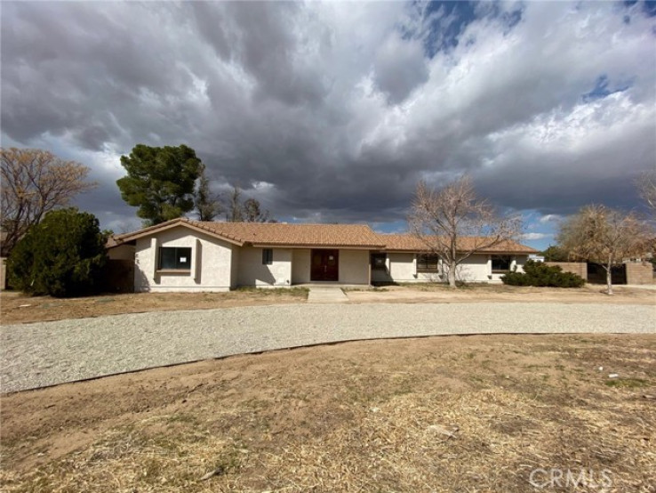 3 Bed Home for Sale in Palmdale, California